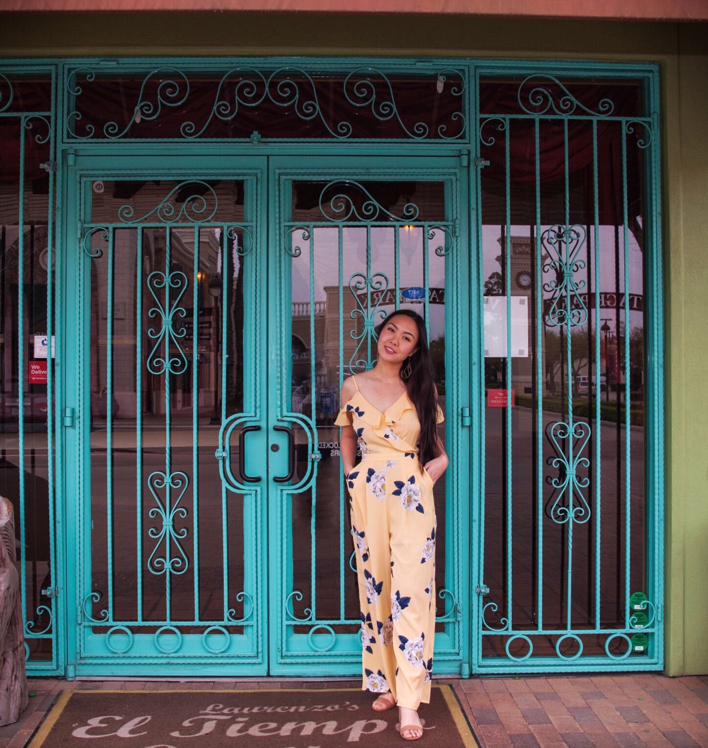 Yellow Strut with Susan